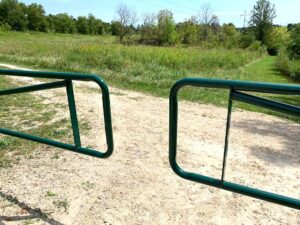 Driveway Entrance Barrier Gate (Manual Swing) Walkway
