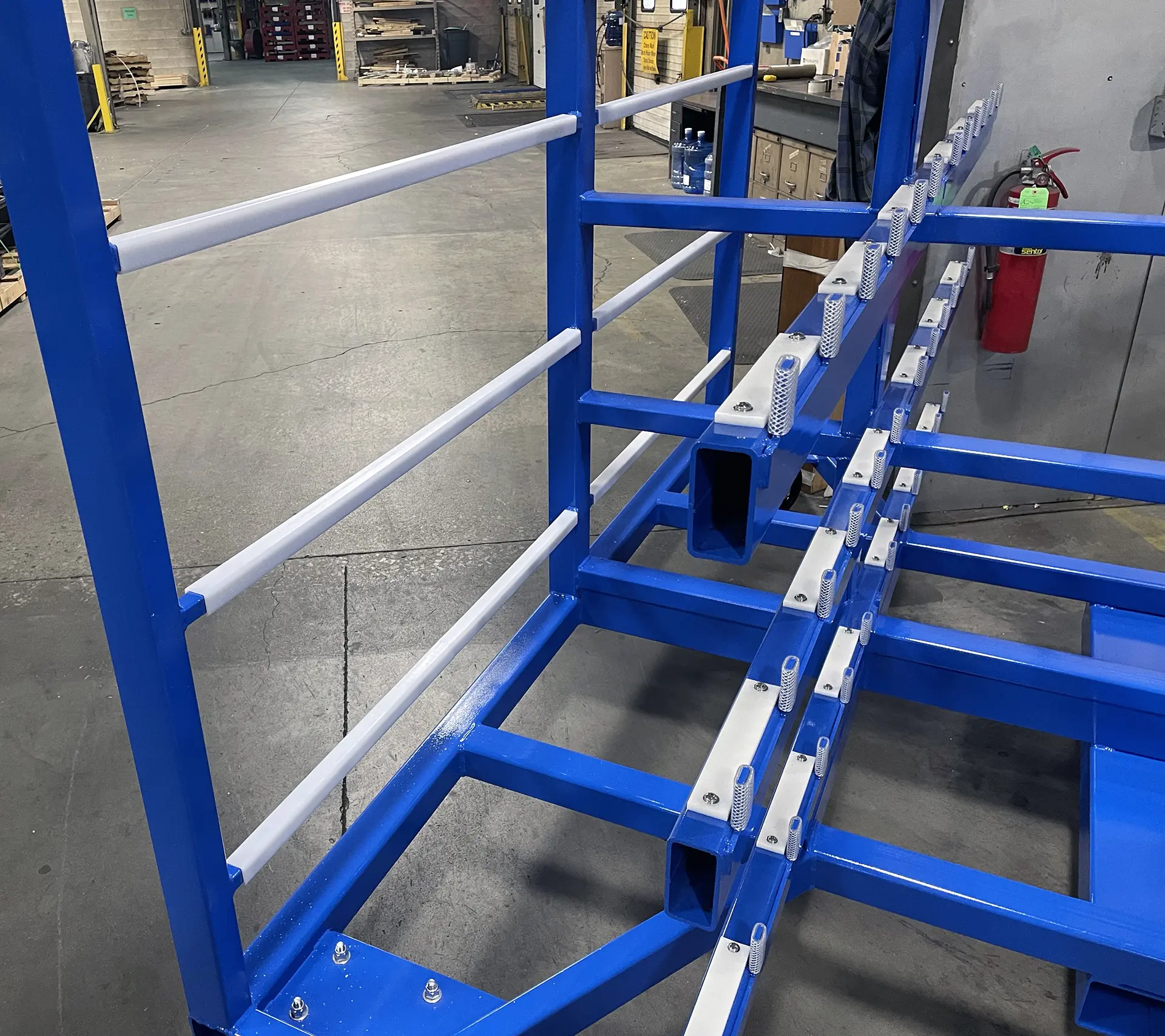 Data Center Horizontal Column Job Site Cart rail view